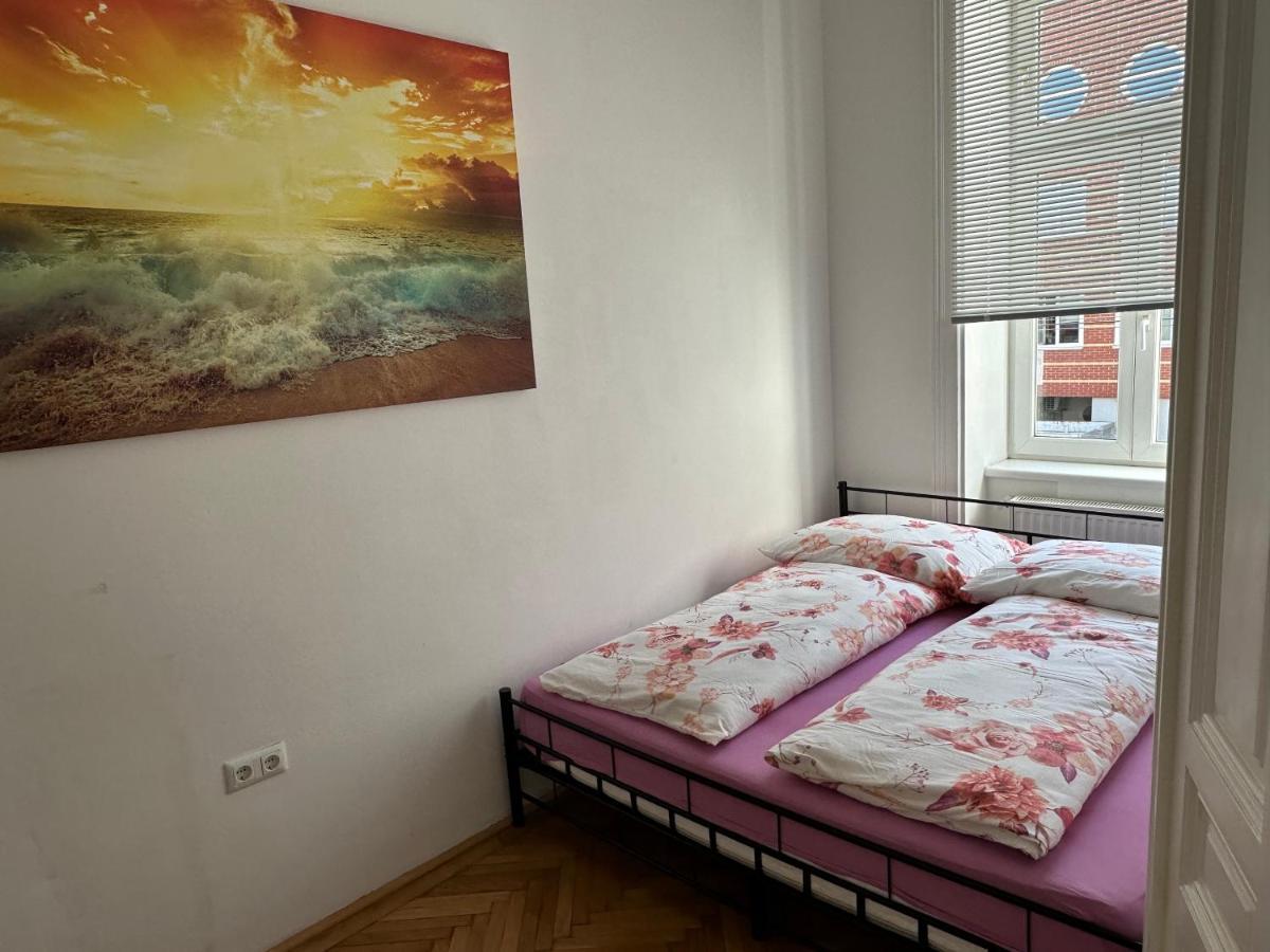 City Apartment Wina Bagian luar foto