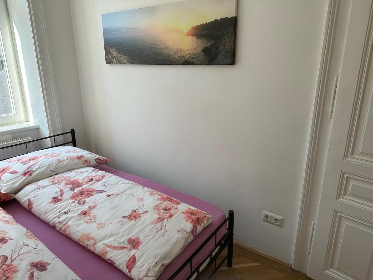 City Apartment Wina Bagian luar foto