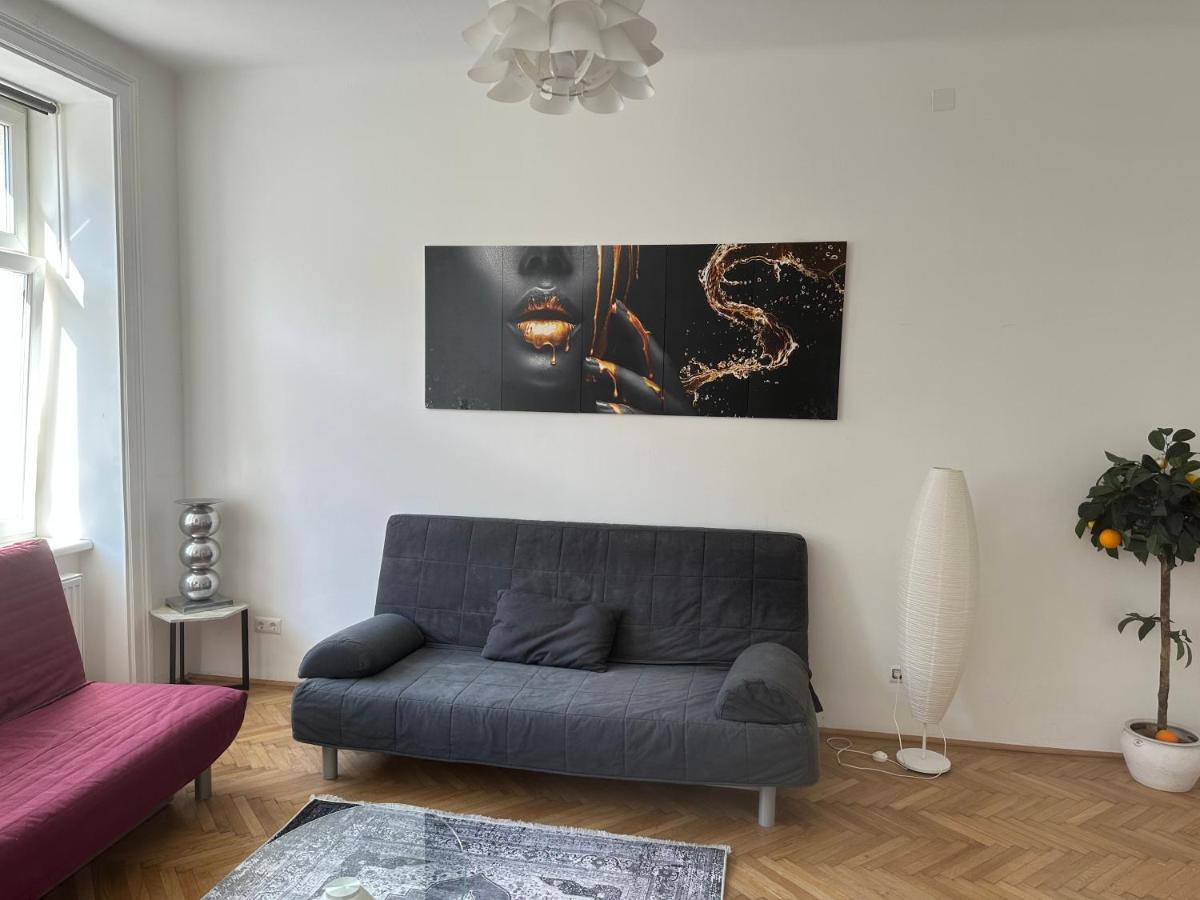 City Apartment Wina Bagian luar foto