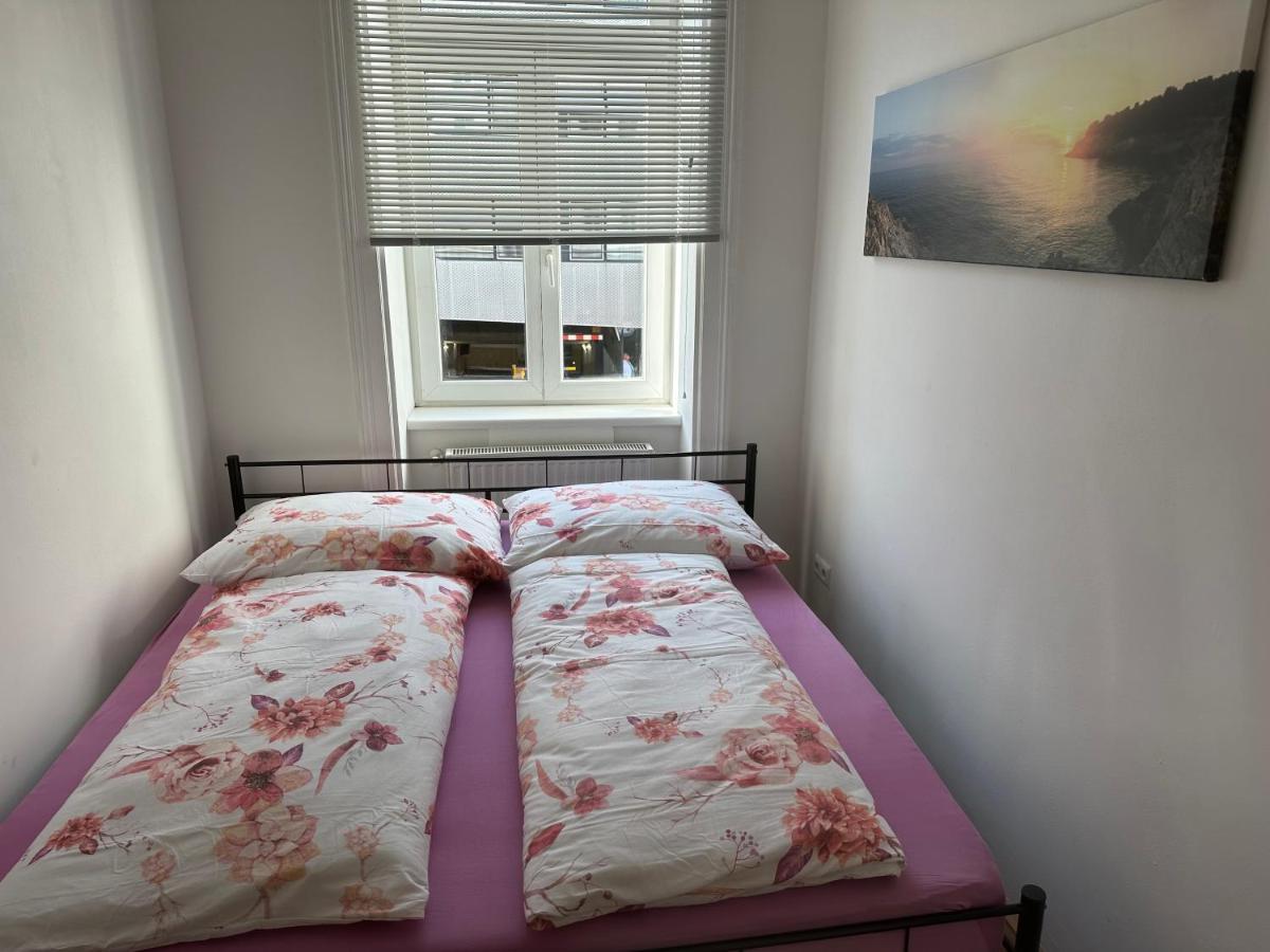 City Apartment Wina Bagian luar foto