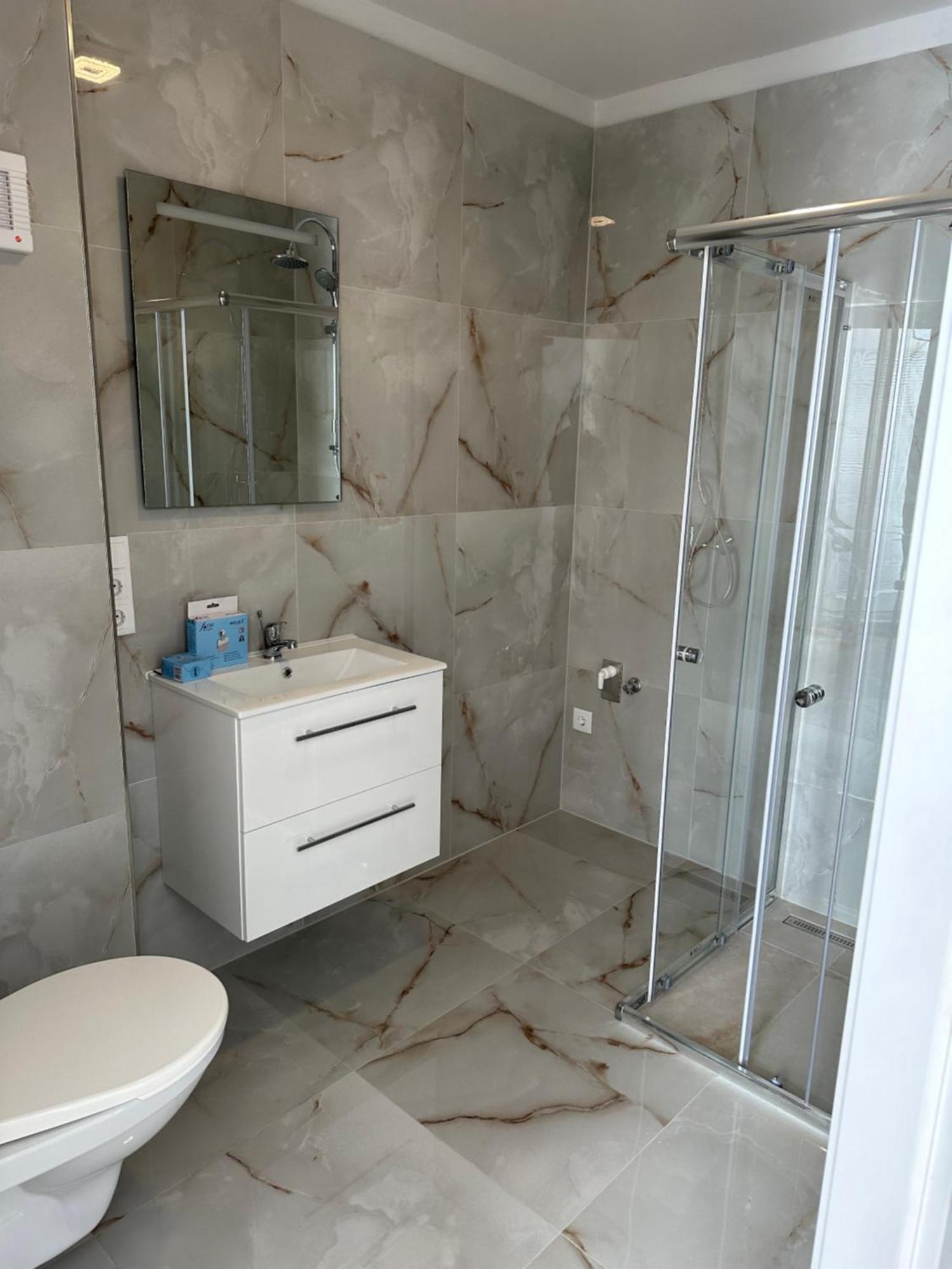 City Apartment Wina Bagian luar foto